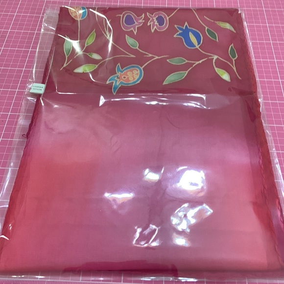 Y. Karshi beautiful 100% silk scarf - Picture 6 of 6